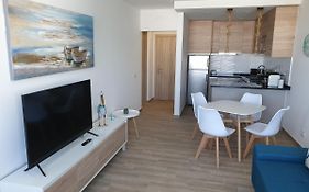 Entremares Residence